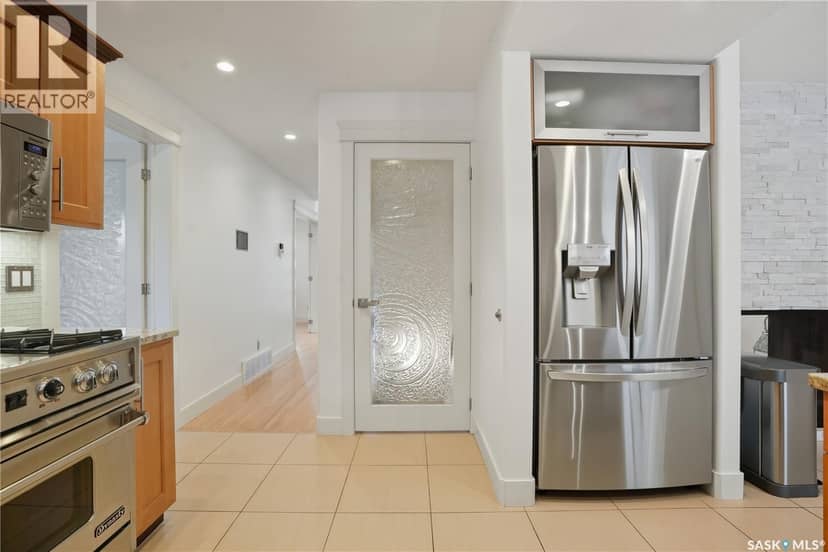 34 Leslie PLACE — photo 10 of 40