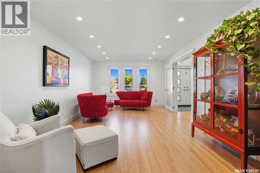 34 Leslie PLACE — photo 13 of 40