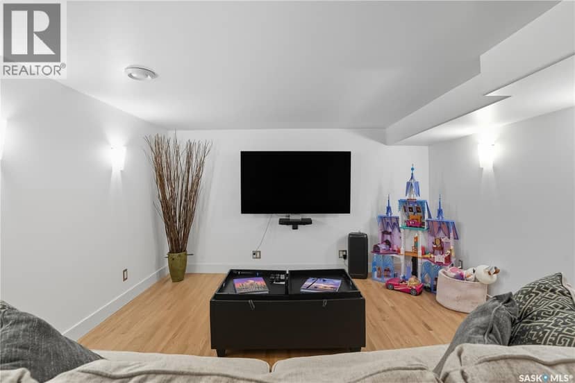 34 Leslie PLACE — photo 33 of 40