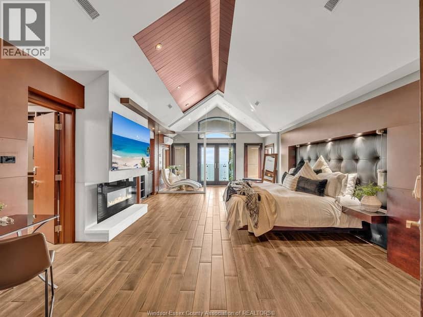 320 Seacliff DRIVE West — photo 38 of 40