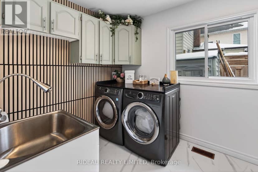 110 Main Street E — photo 18 of 33