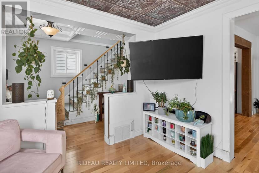 110 Main Street E — photo 8 of 33
