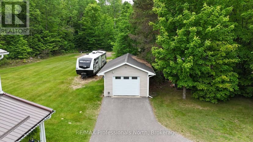 1023 Chester Crescent — photo 18 of 40