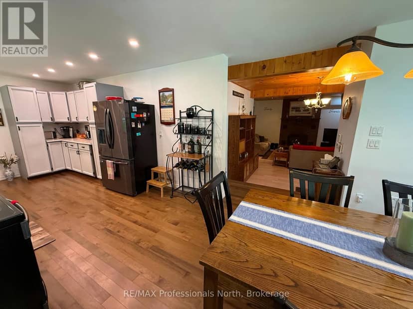 1023 Chester Crescent — photo 21 of 40