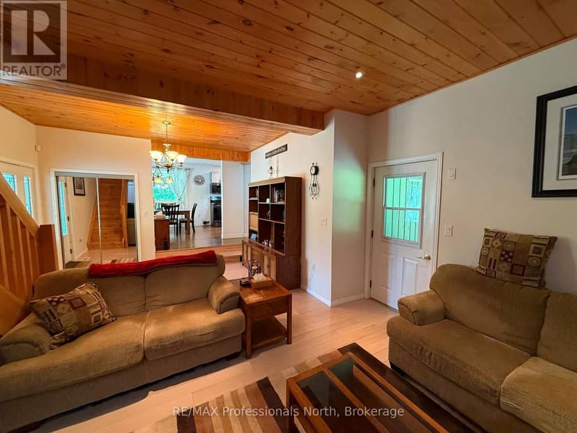 1023 Chester Crescent — photo 27 of 40