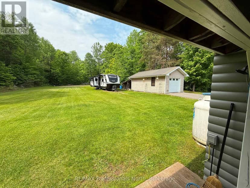 1023 Chester Crescent — photo 31 of 40