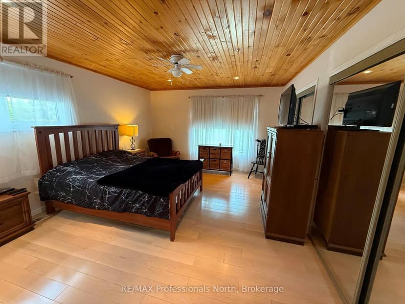 1023 Chester Crescent — photo 37 of 40