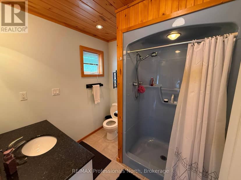 1023 Chester Crescent — photo 39 of 40