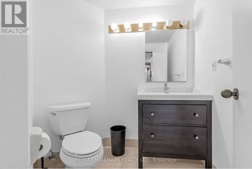 102 - 3 Duplex Avenue — photo 18 of 27