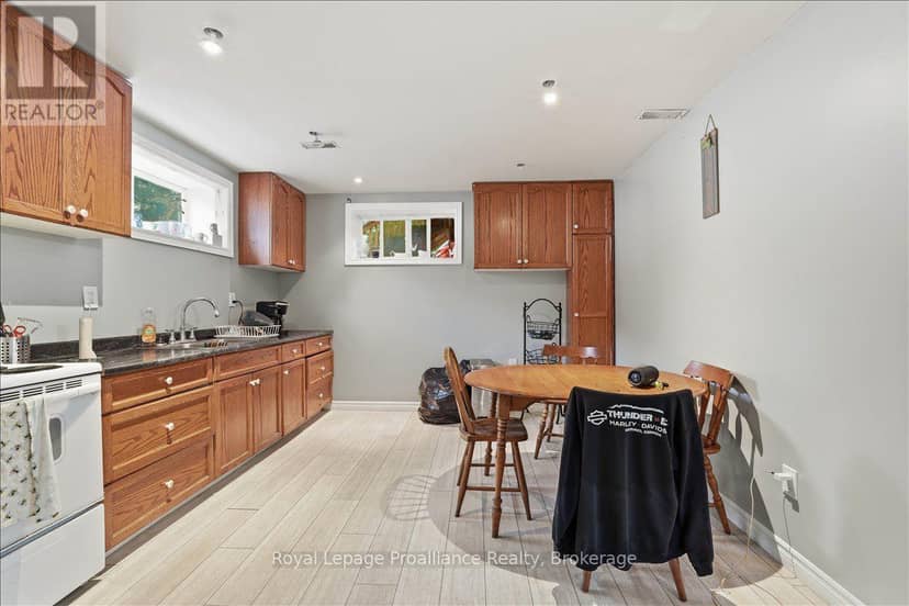 16 Graham Street — photo 12 of 39