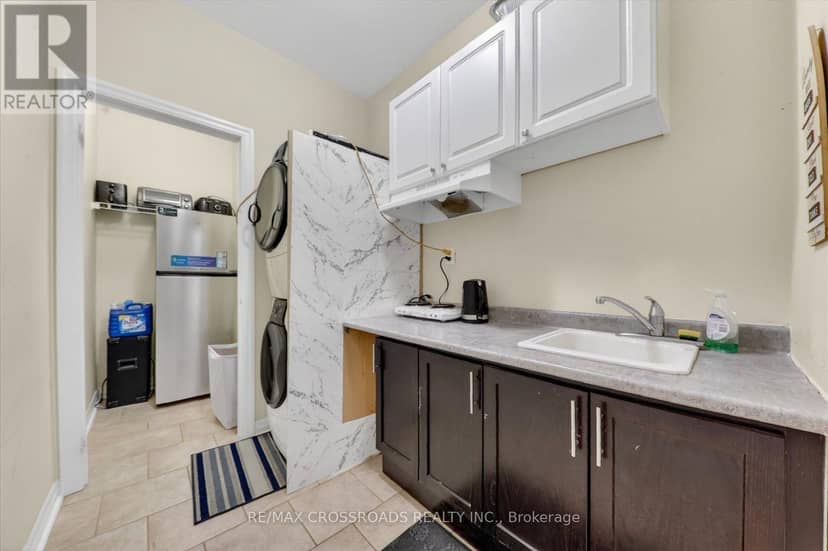 1626 Chilliwack Street — photo 19 of 40