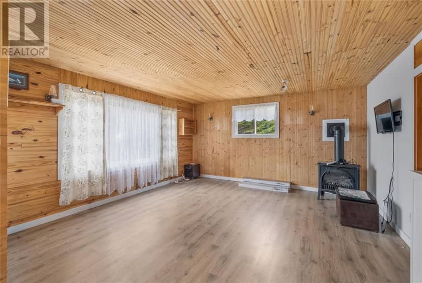 122 Main Road — photo 6 of 16