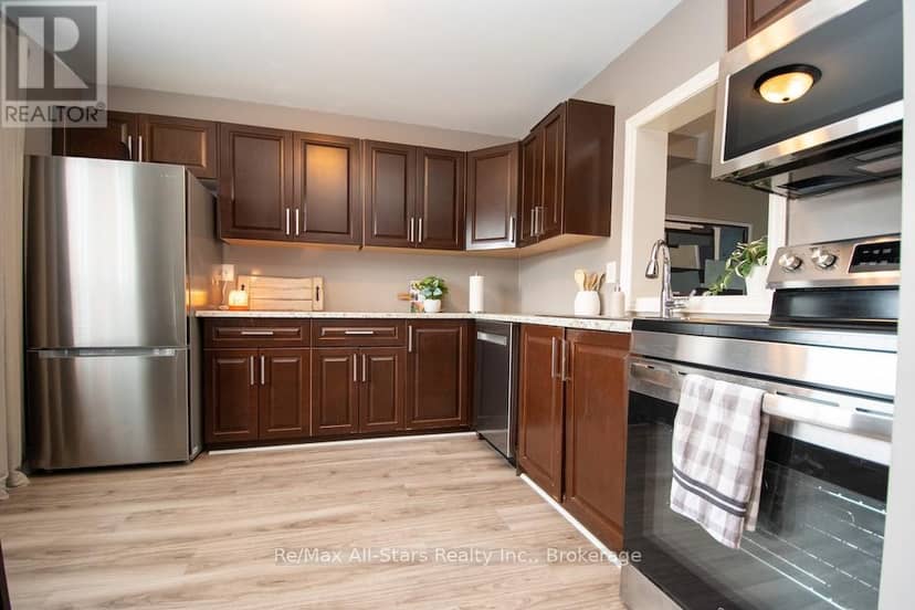 16 - 72 Martin Road — photo 18 of 36