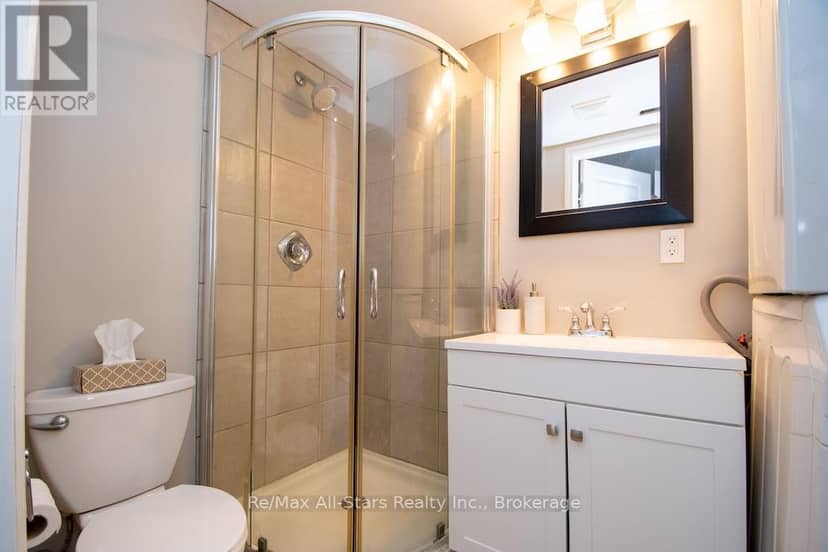 16 - 72 Martin Road — photo 9 of 36