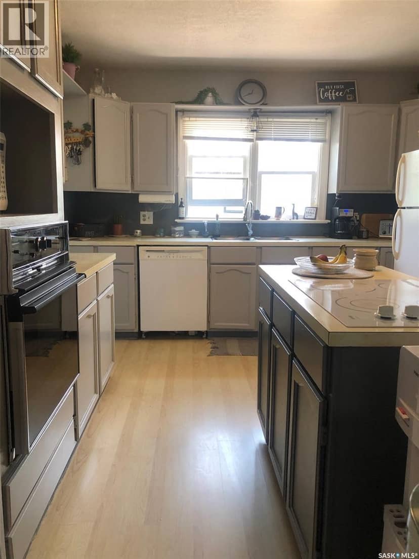 322 5th AVENUE E — photo 23 of 40
