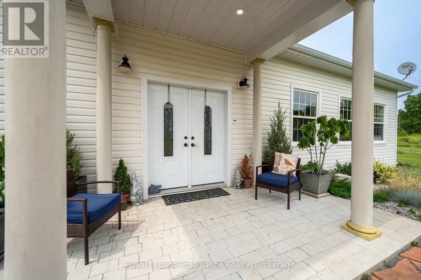 55 North Marysburgh Court, Prince Edward County, photo 3