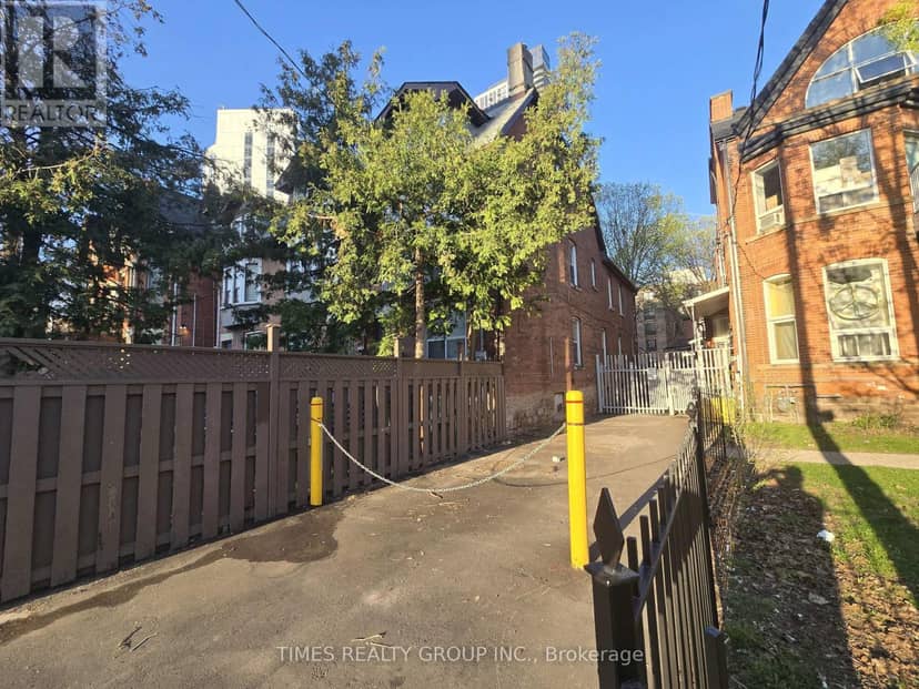 66-66A-68 Pembroke Street, Toronto, photo 3