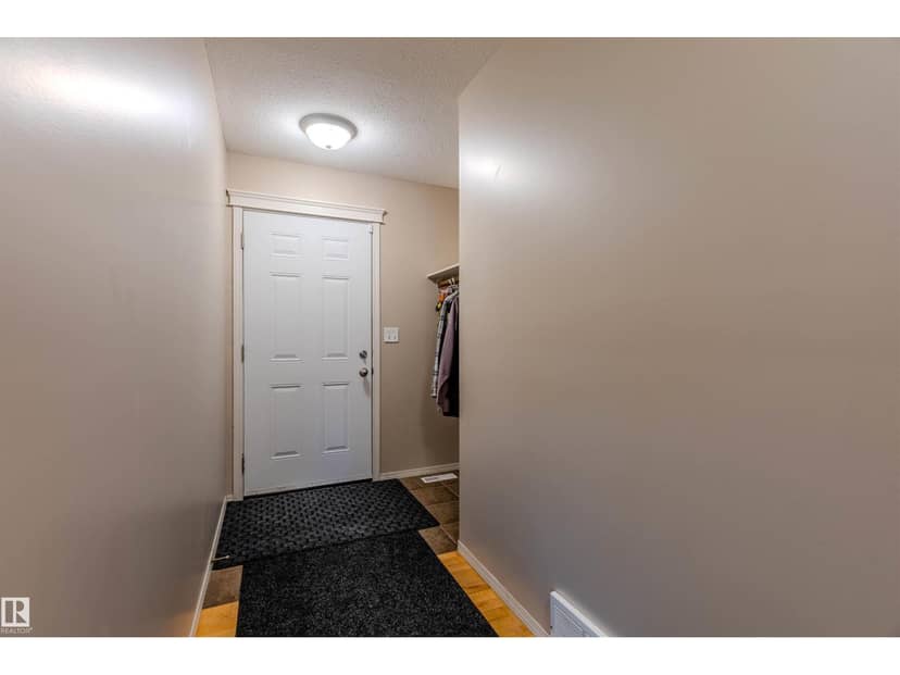 4712 50 AV — photo 30 of 40