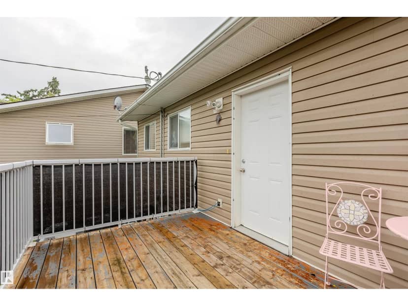 4712 50 AV — photo 31 of 40
