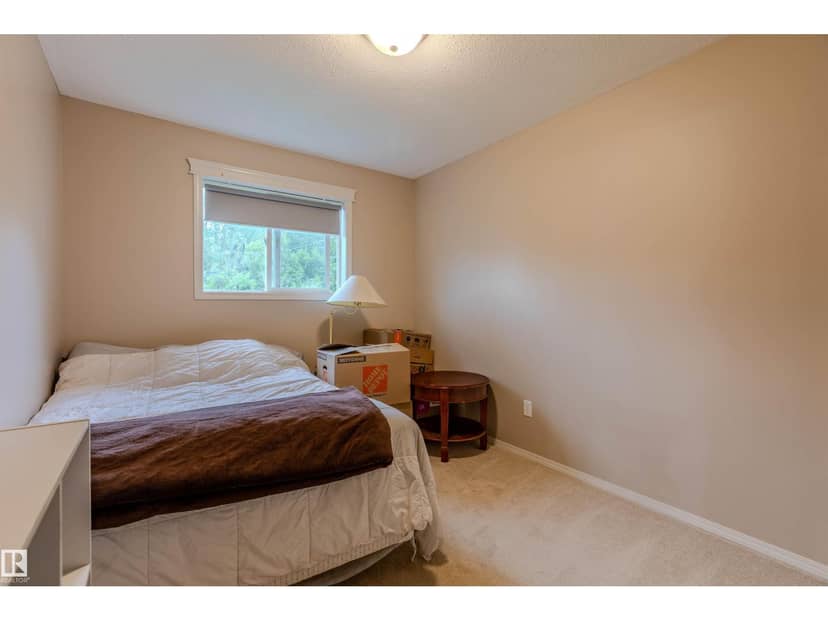 4712 50 AV — photo 18 of 40