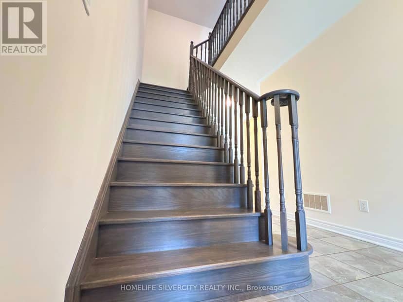 35 Sparkle Drive — photo 10 of 27