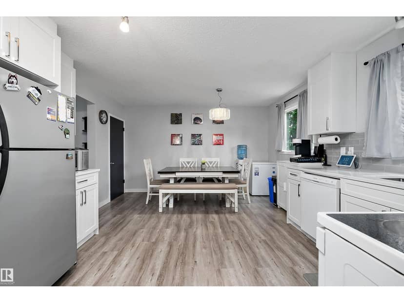11439 39 AV NW — photo 16 of 40