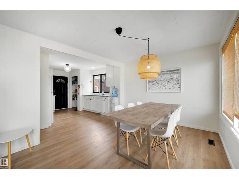 595 1 AV — photo 12 of 40