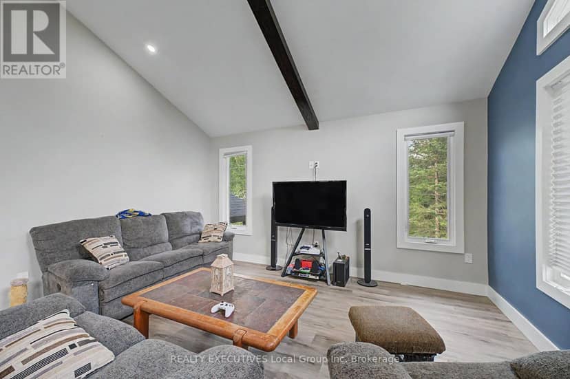 575 Hart Road — photo 11 of 31