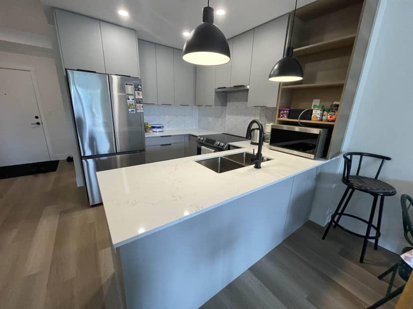 210 10778 138 STREET, Surrey, photo 2