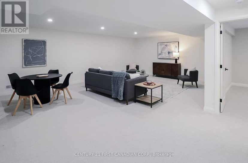 11 - 32 Postma Crescent — photo 33 of 40