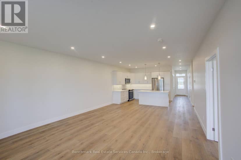 57 Cavalier Crescent — photo 15 of 40