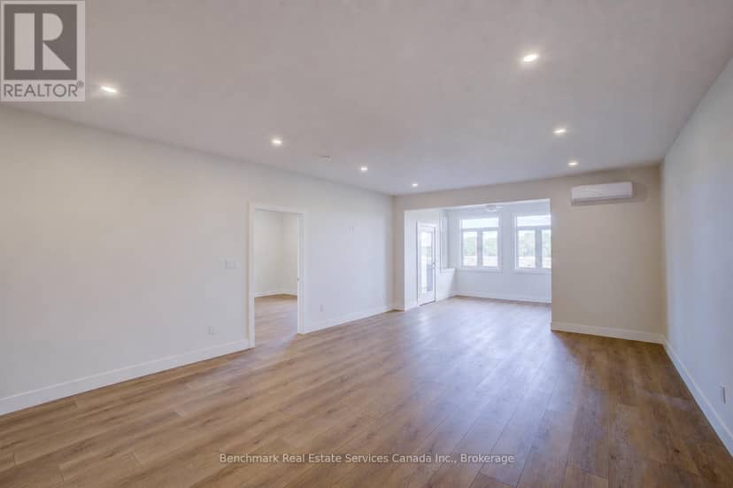 57 Cavalier Crescent — photo 17 of 40