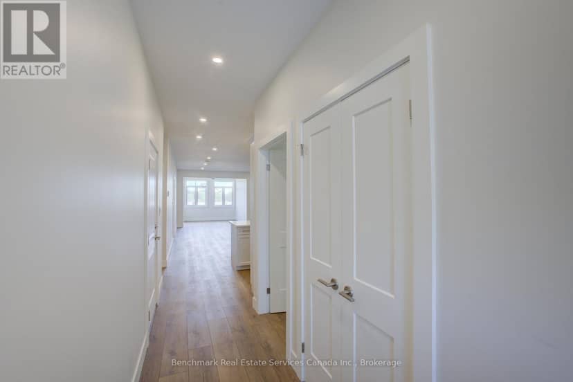 57 Cavalier Crescent — photo 5 of 40