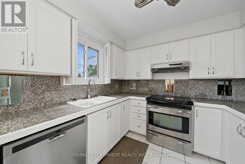2 Cresthaven Drive — photo 11 of 40