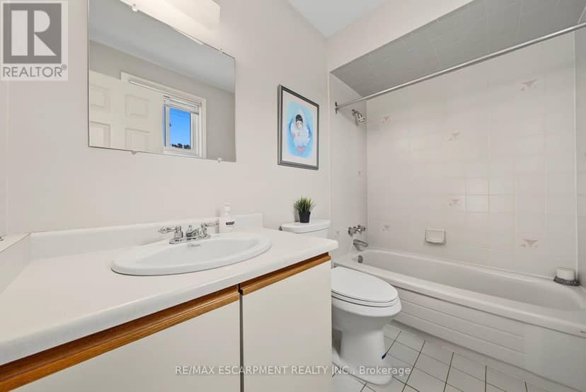 2 Cresthaven Drive — photo 23 of 40