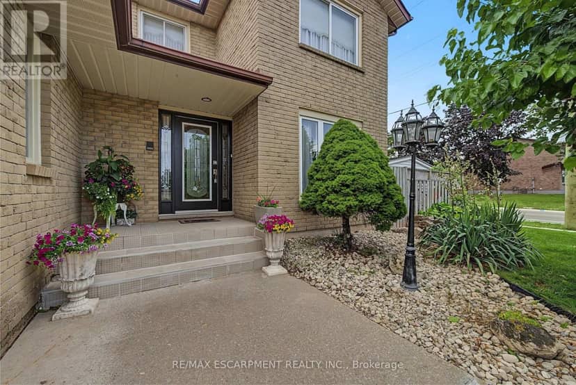 2 Cresthaven Drive — photo 3 of 40