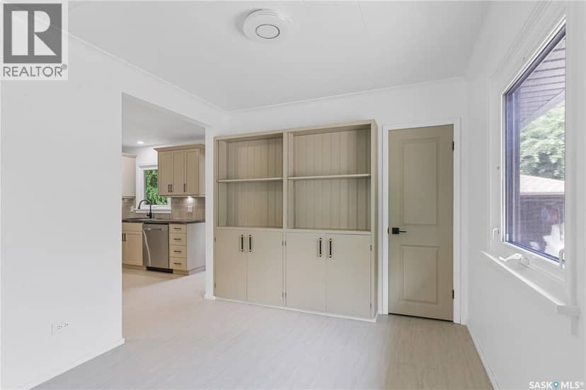 208 Edwards STREET — photo 10 of 28