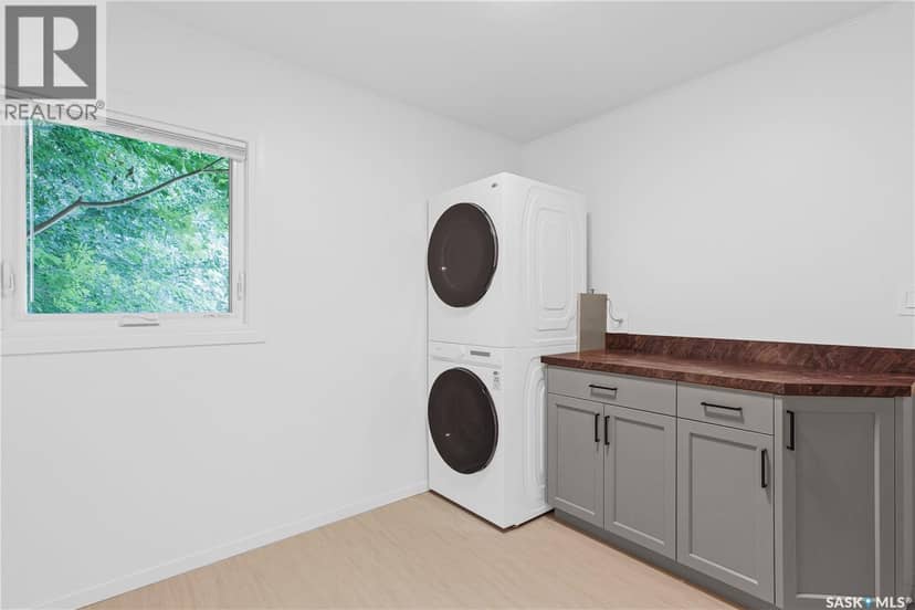 208 Edwards STREET — photo 17 of 28