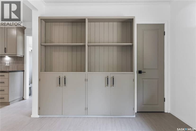 208 Edwards STREET — photo 11 of 28