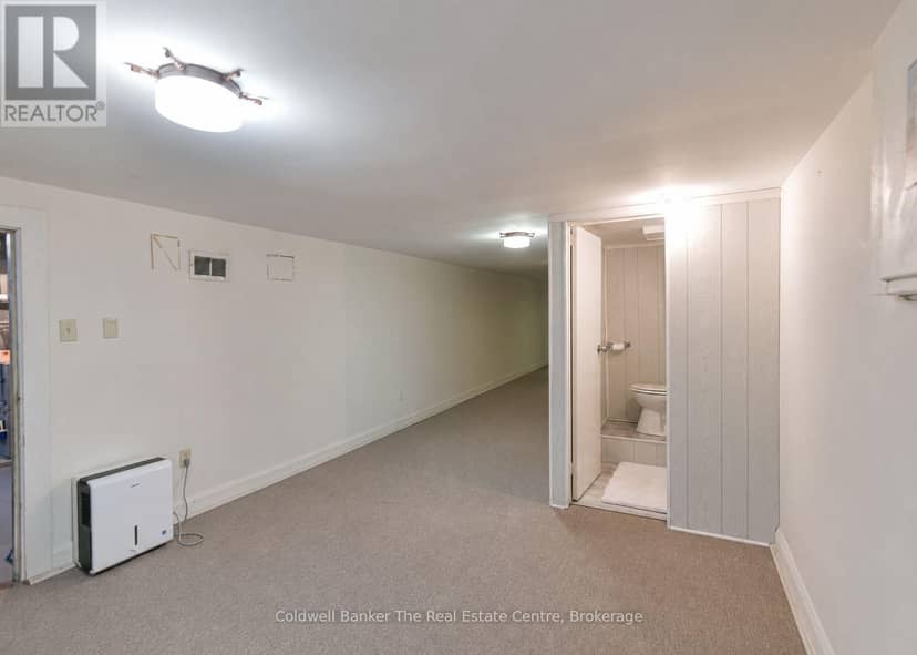 321 Franklin Street — photo 33 of 40