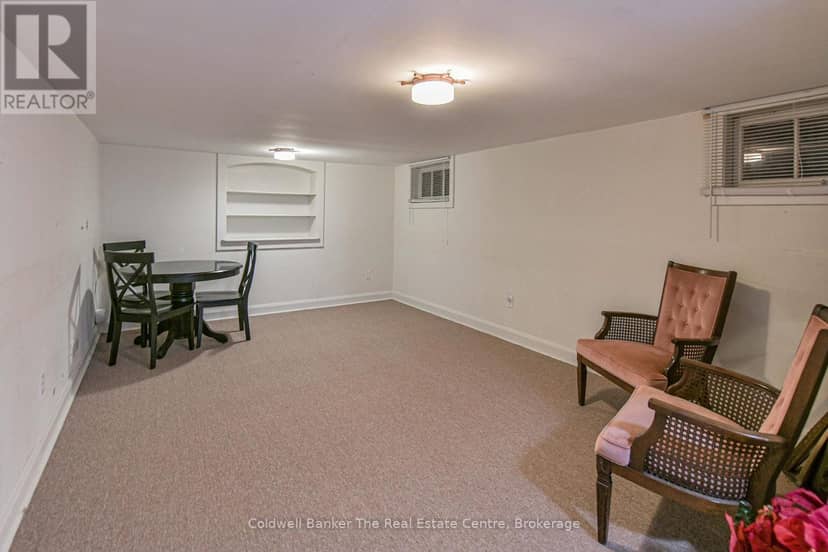 321 Franklin Street — photo 36 of 40