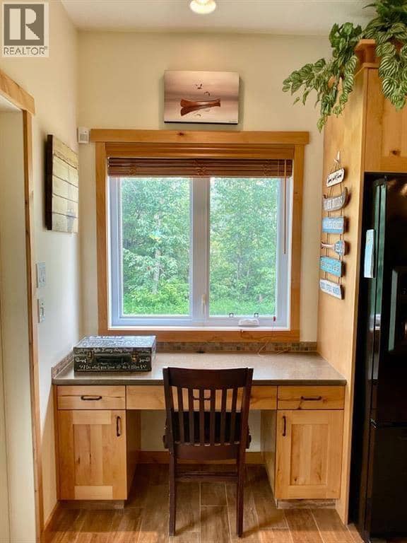 155 Peace River Avenue — photo 10 of 15