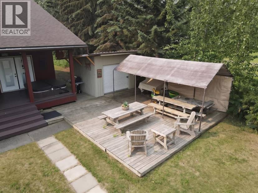 155 Peace River Avenue, Joussard, photo 2