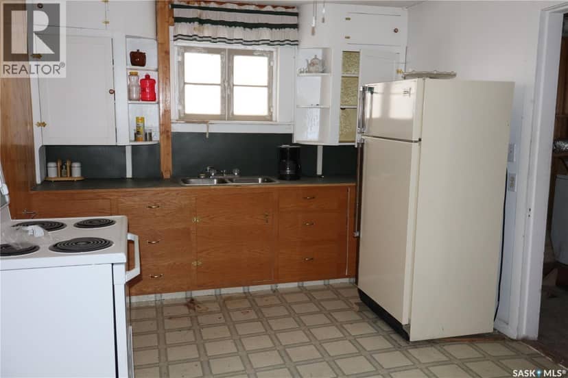 311 2nd AVENUE W, Assiniboia, photo 3