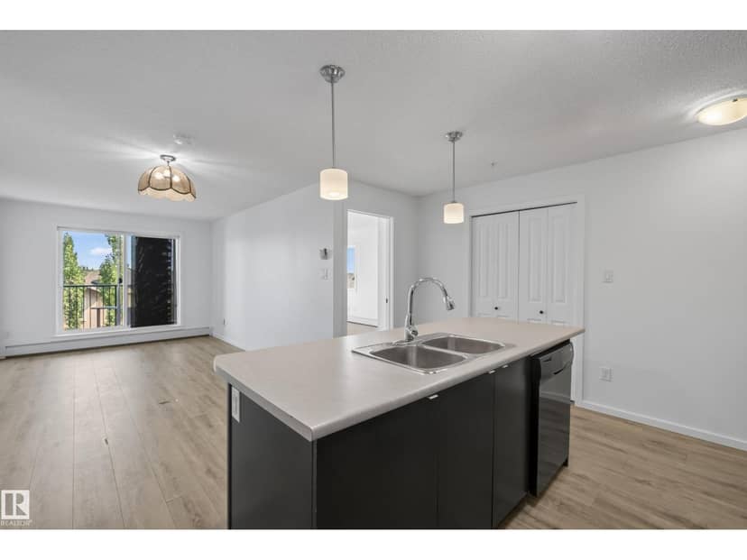 #319 508 Albany WY NW — photo 13 of 36