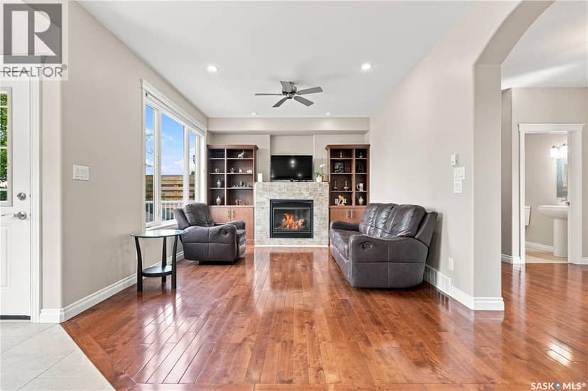 315 Waters CRESCENT — photo 16 of 40