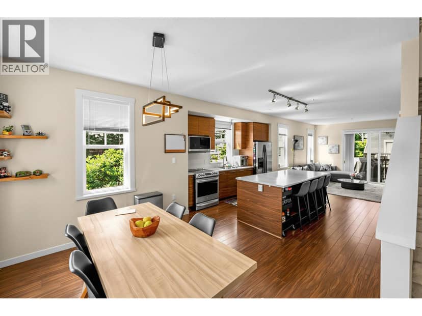 1 2495 DAVIES AVENUE, Port Coquitlam, photo 3