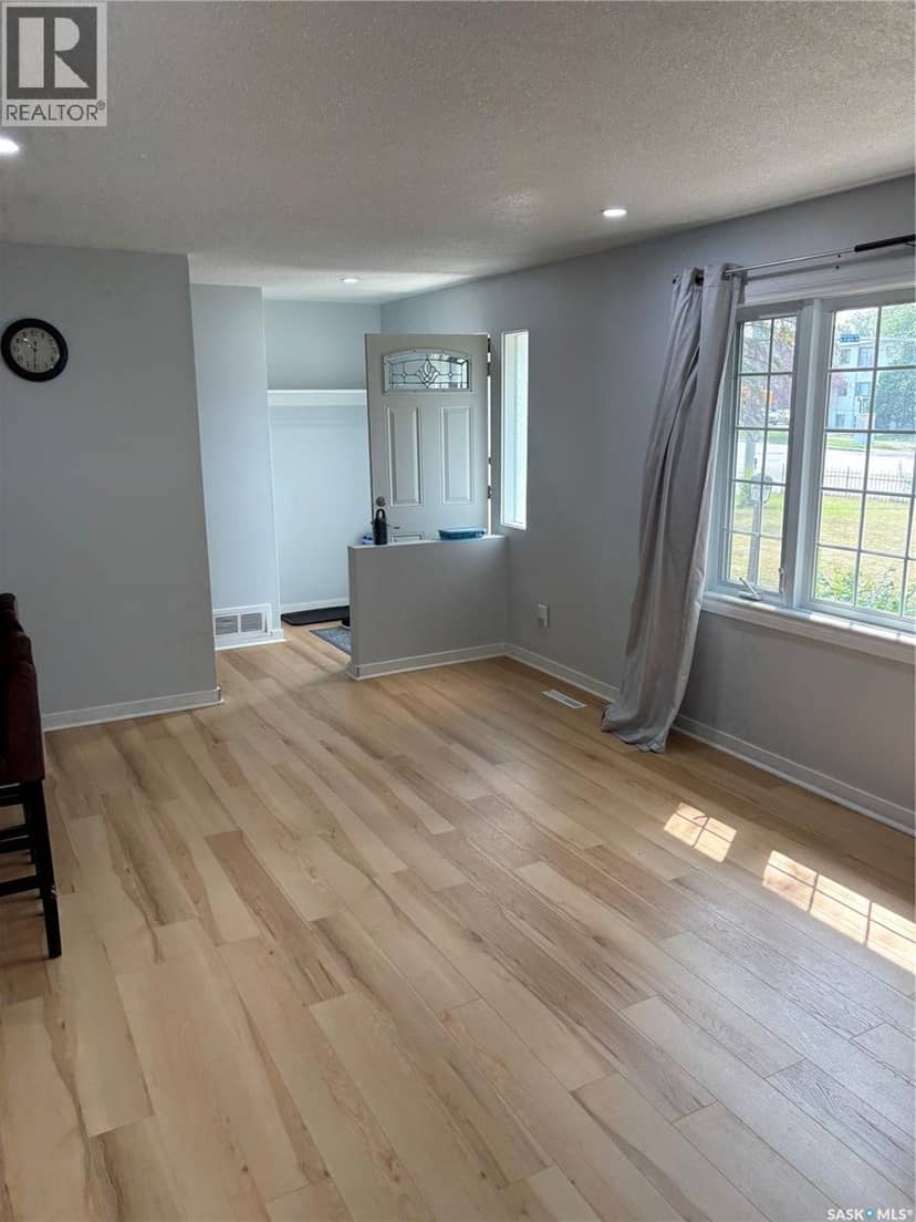 3742 Argyle ROAD — photo 10 of 18