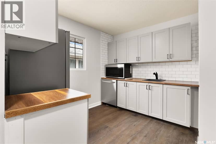 3742 Argyle ROAD — photo 3 of 18