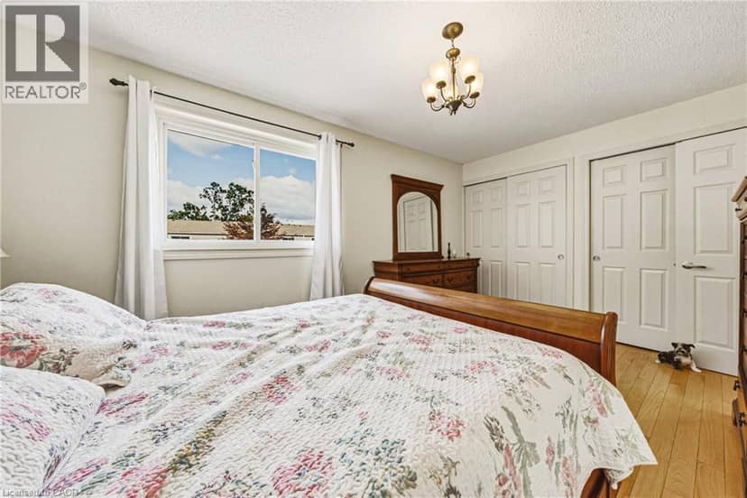 467 WOODVIEW Road Unit# 5 — photo 18 of 33